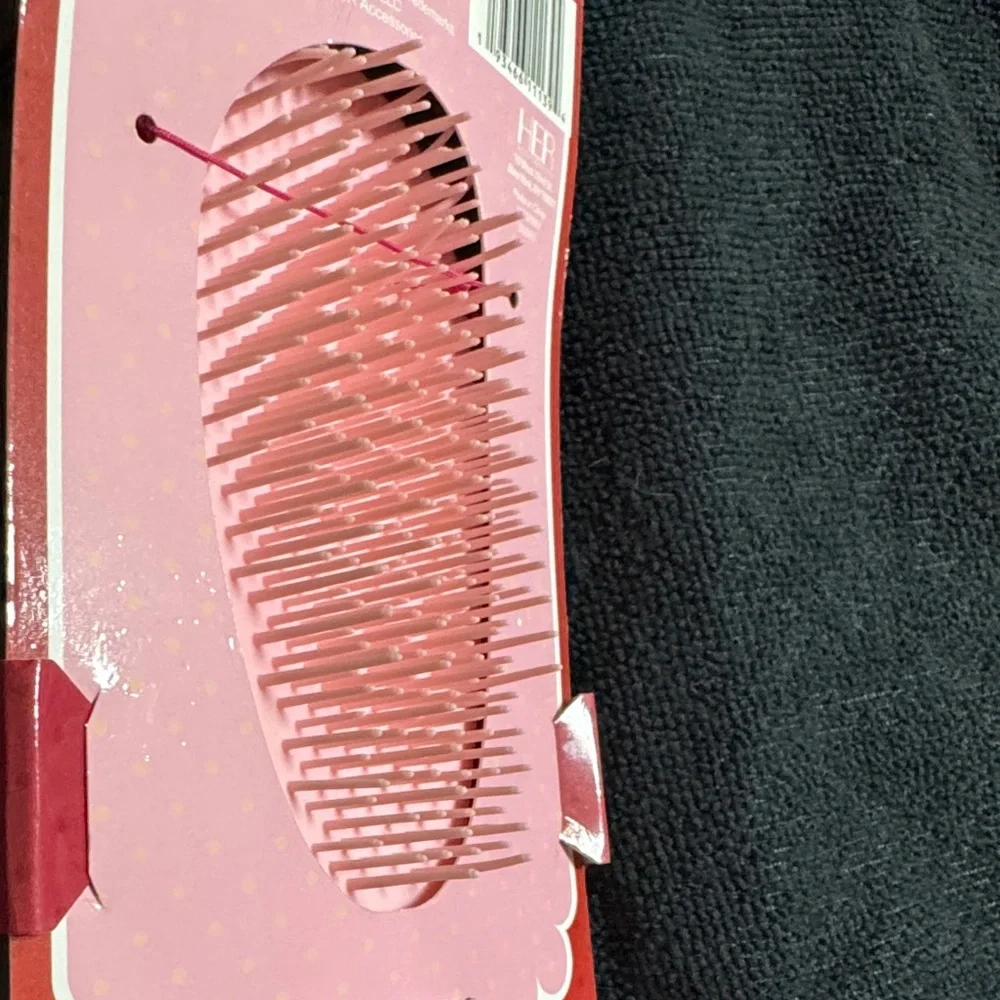 NEW Strawberry shortcake Red Detangling Brush